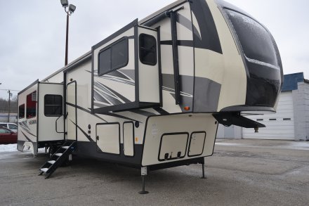 5Th Wheel Trailers >> 5th Wheel Campers By Forest River At Wholesale 5Th Wheel Trailers >> 5th Wheel Campers By Forest River At Wholesale