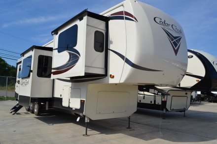 Fifth Wheel Trailer >> 5th Wheel Campers By Forest River At Wholesale Fifth Wheel Trailer >> 5th Wheel Campers By Forest River At Wholesale