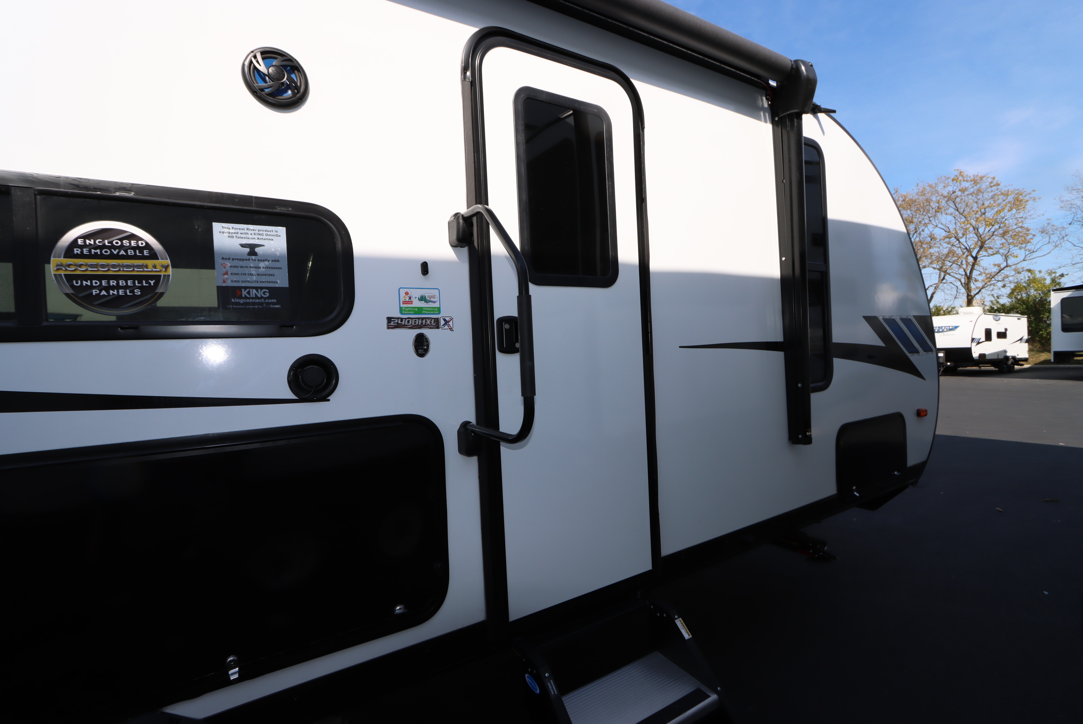 2023 Cruise Lite 240BHXLX Travel Trailer by Forest River On Sale (RVN23598)