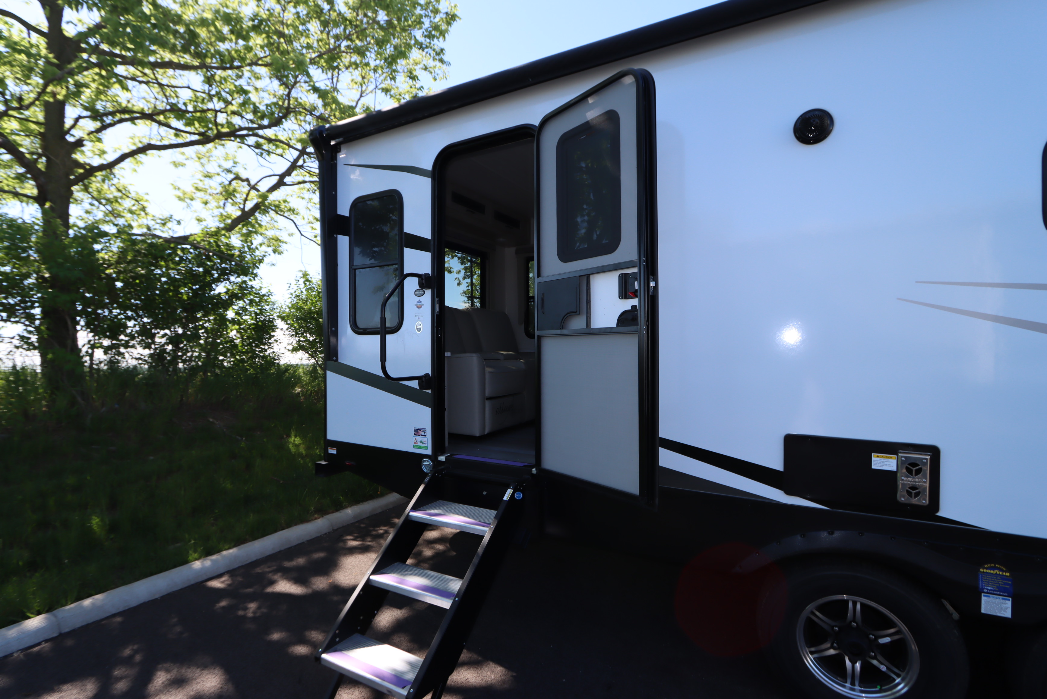 2022 Alta 2850KRL Travel Trailer by East to West On Sale (RVN24963)