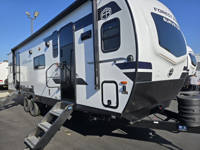リアライズREALISE T-997-2024 GNV Lサイズ 2025 Forest River Surveyor Legend X 32CAMP Travel Trailer | RV