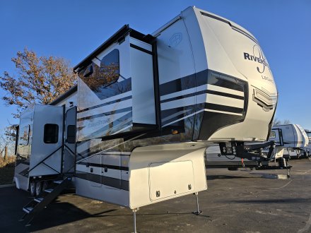 2026 Forest River Riverstone 42fskg