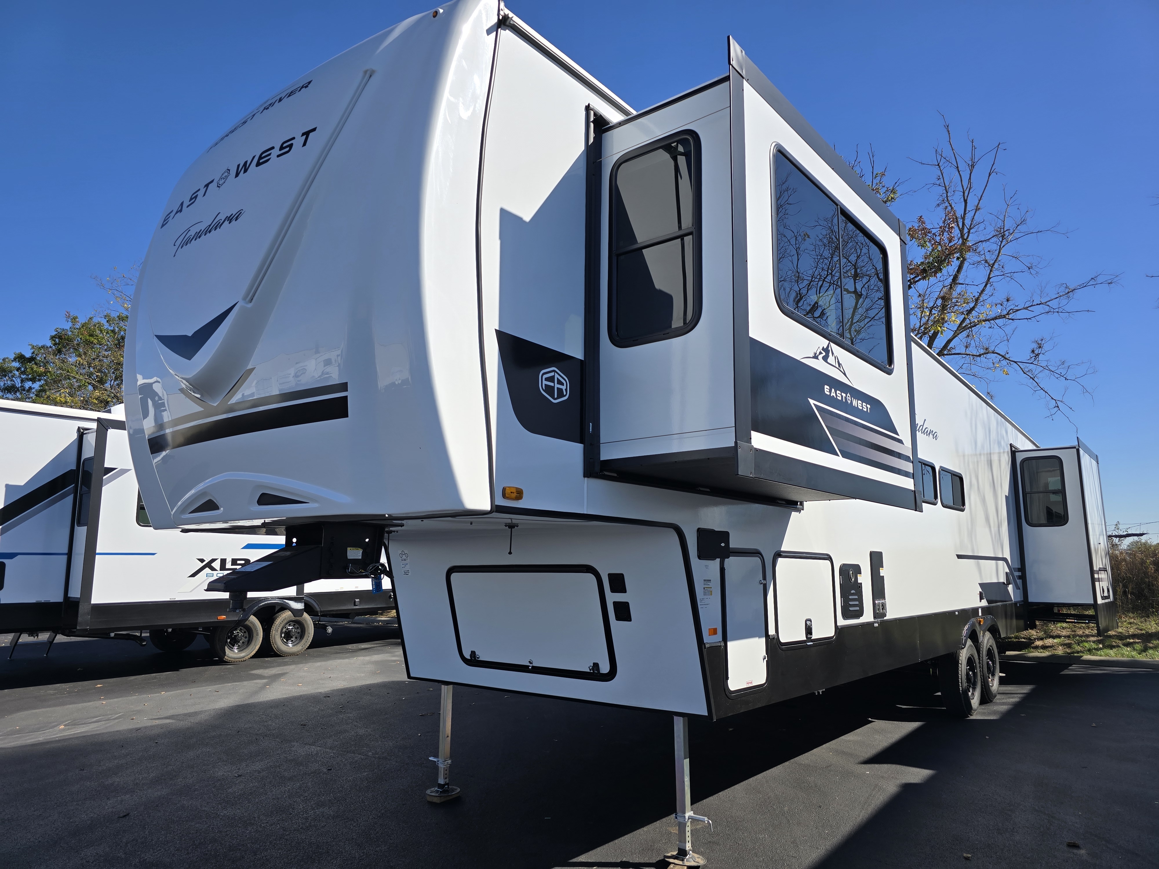 2026 Tandara 390FL Fifth Wheel by East to West On Sale (RVN32302)