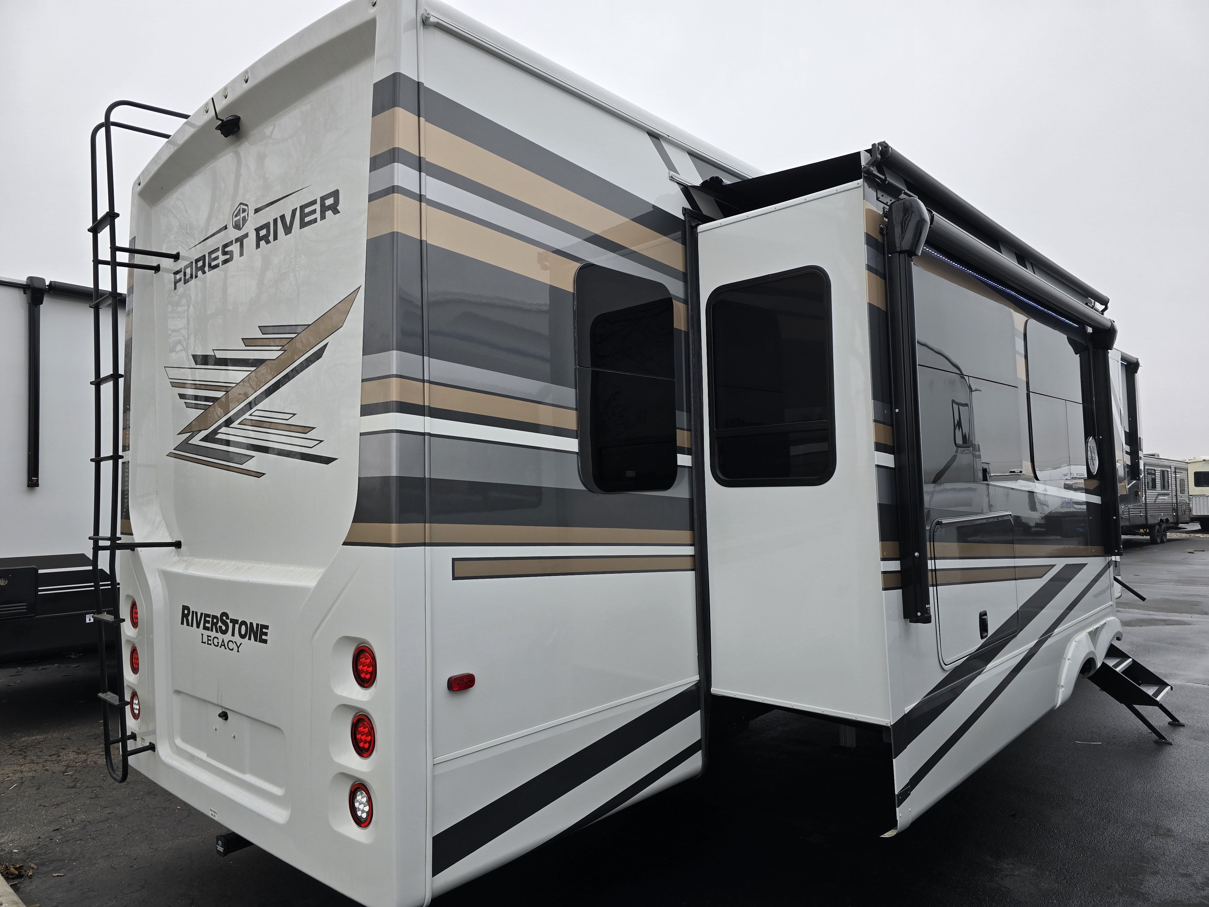 2026 Riverstone 39RKFB Fifth Wheel by Forest River On Sale (RVN32520)