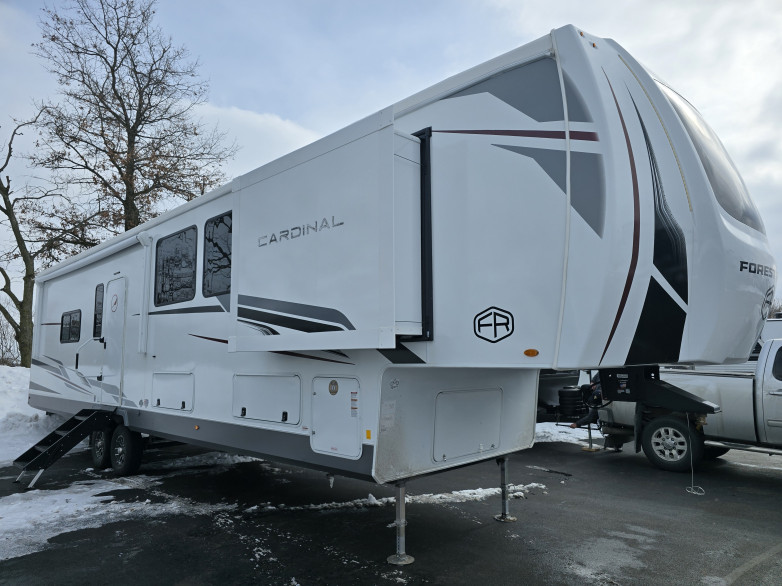 2026 Cardinal 37PUB Fifth Wheel