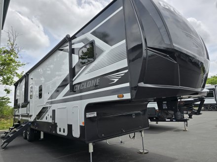 2027 Heartland Cyclone 3511