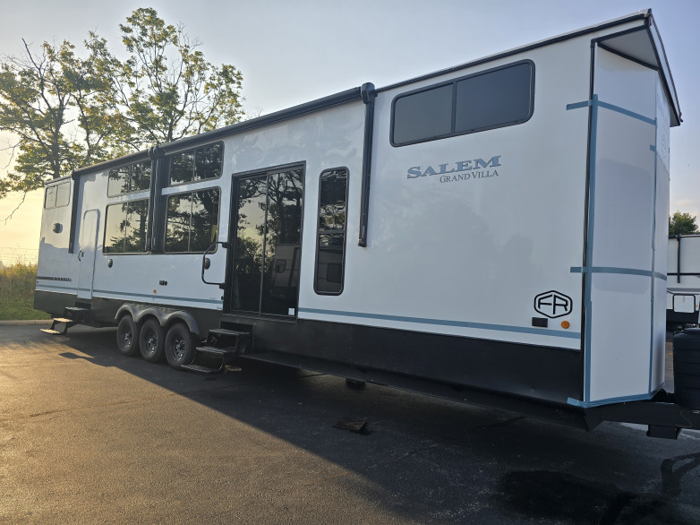 2027 Salem Grand Villa 42ZEN Park Trailer