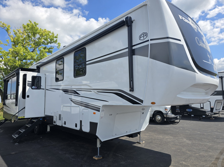 2027 Columbus 384RKH Fifth Wheel