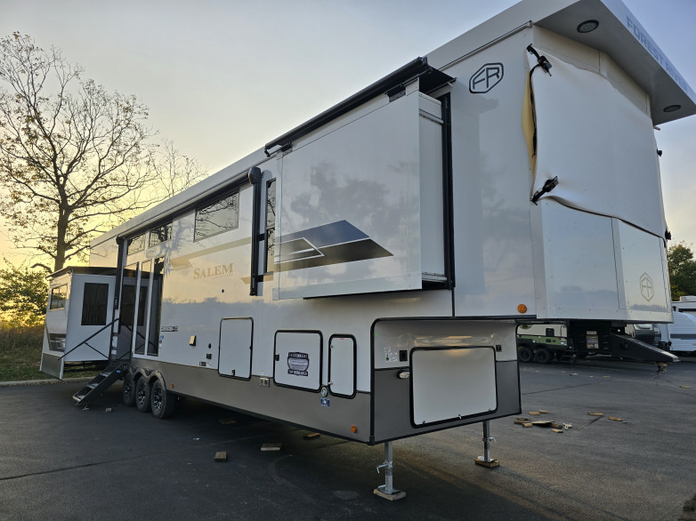 2027 Hemisphere ROOST43 Fifth Wheel